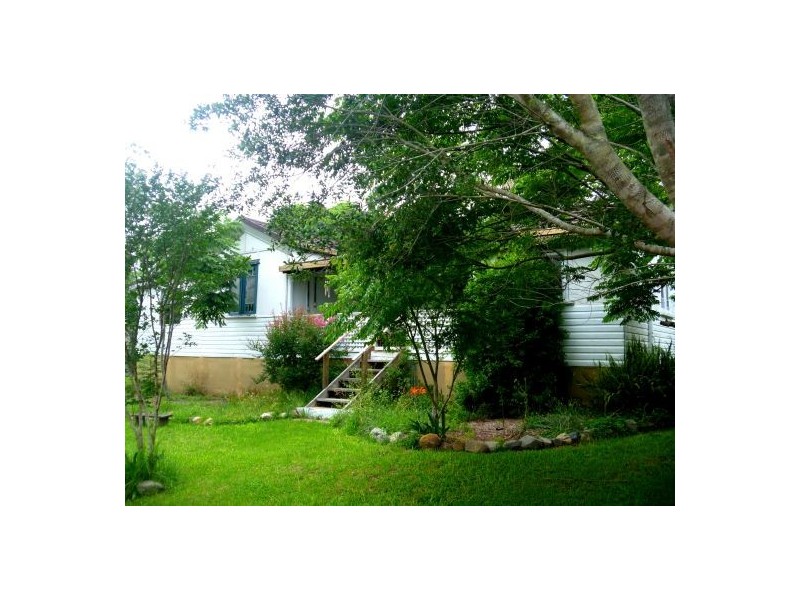 18 Bent Street, Nana Glen NSW 2450