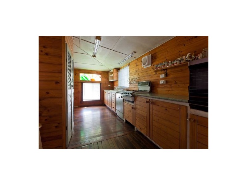 18 Bent Street, Nana Glen NSW 2450