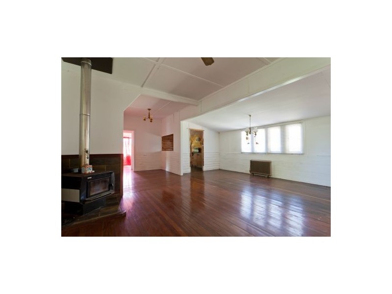 18 Bent Street, Nana Glen NSW 2450