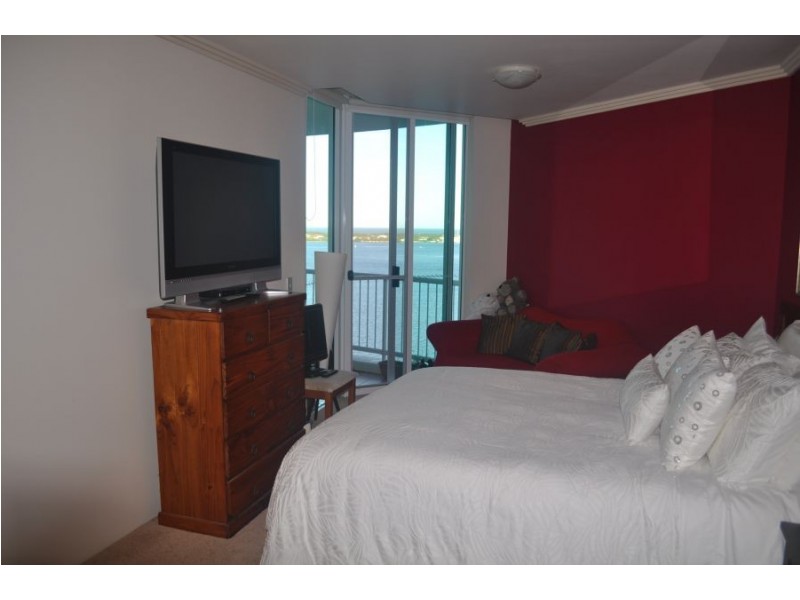 182 Marine Parade, Labrador QLD 4215