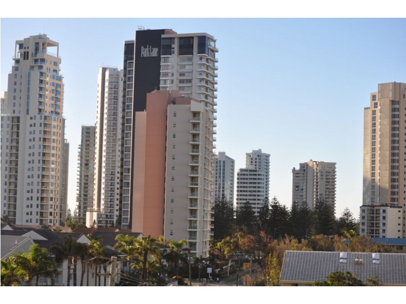 15/15 Pacific Street, Main Beach QLD 4217