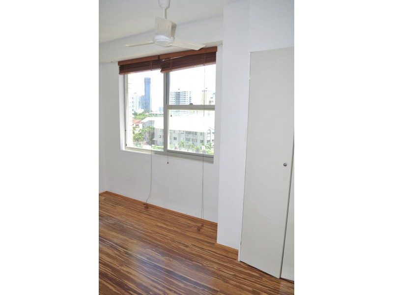 15/15 Pacific Street, Main Beach QLD 4217
