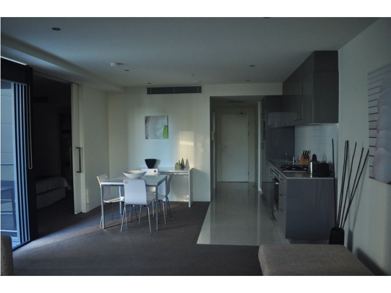 405 4 WAHROONGA PLACE, Surfers Paradise QLD 4217