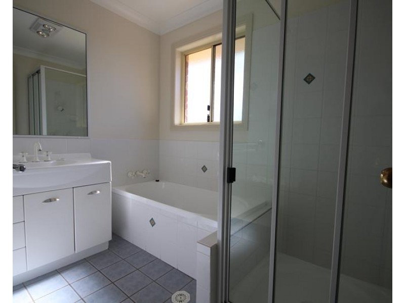 12 Barton Street, Stanthorpe QLD 4380