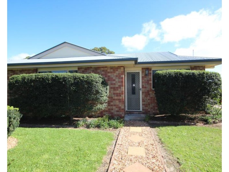 12 Barton Street, Stanthorpe QLD 4380