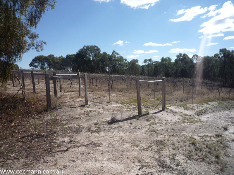 L2 Watters Road, Ballandean QLD 4382