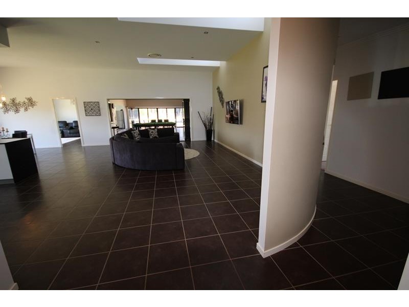 45 Melaleuca Crescent, Stanthorpe QLD 4380
