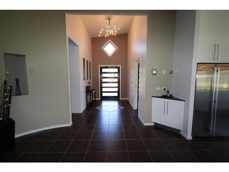 45 Melaleuca Crescent, Stanthorpe QLD 4380