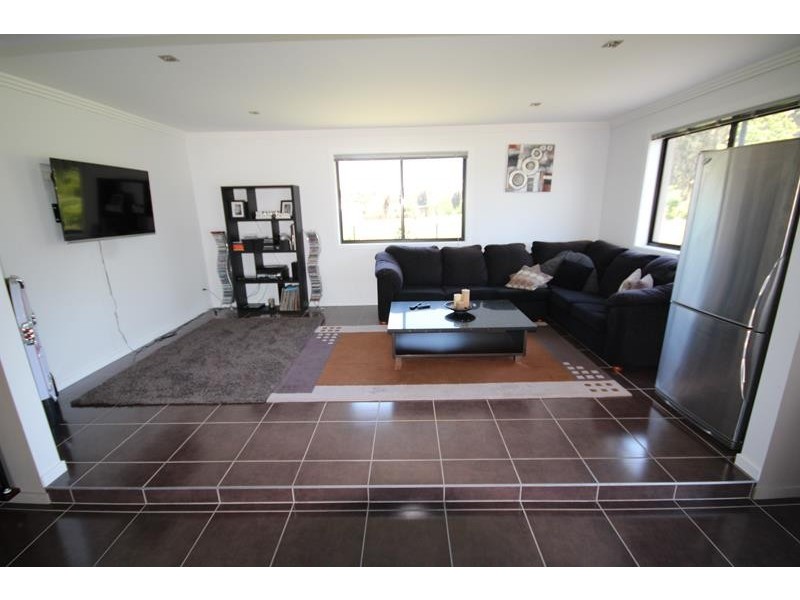 45 Melaleuca Crescent, Stanthorpe QLD 4380