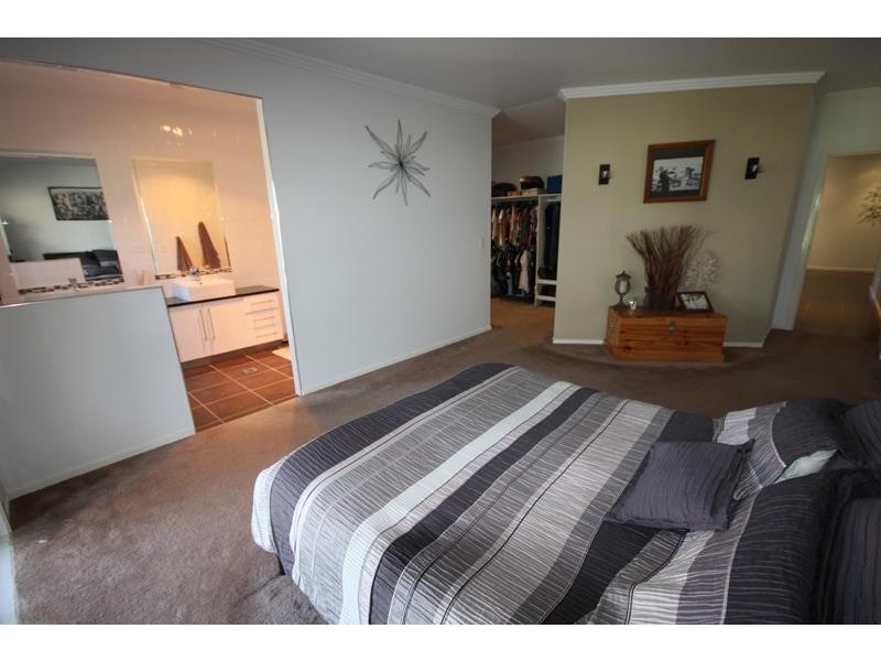 45 Melaleuca Crescent, Stanthorpe QLD 4380