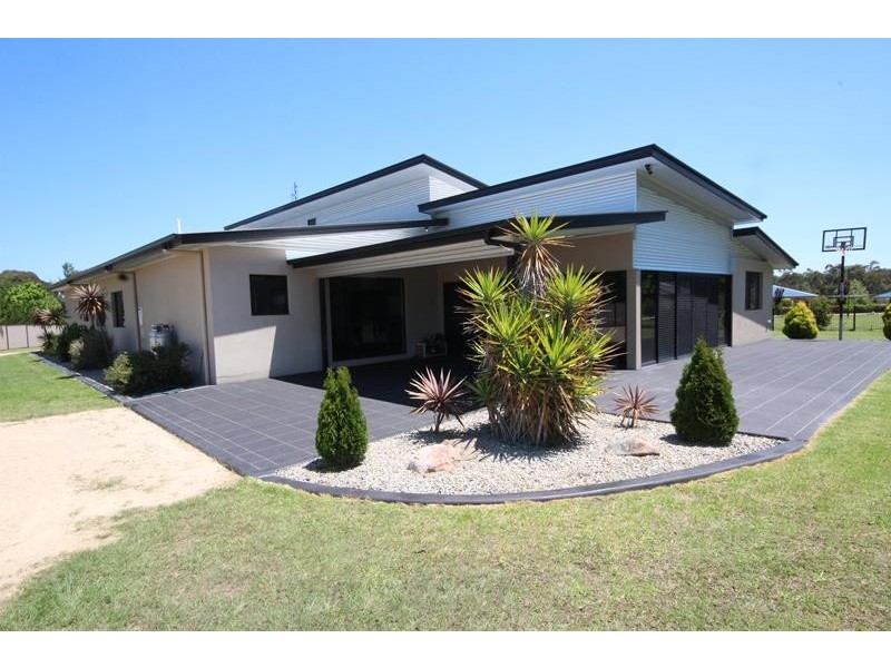 45 Melaleuca Crescent, Stanthorpe QLD 4380