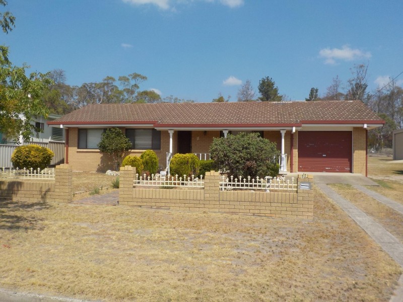 11 Pike Street, Stanthorpe QLD 4380