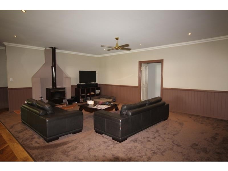 27 McKillop Lane, Stanthorpe QLD 4380