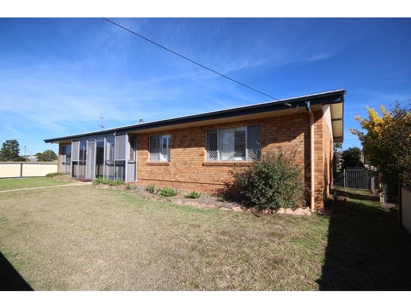 81 Lock Street, Stanthorpe QLD 4380