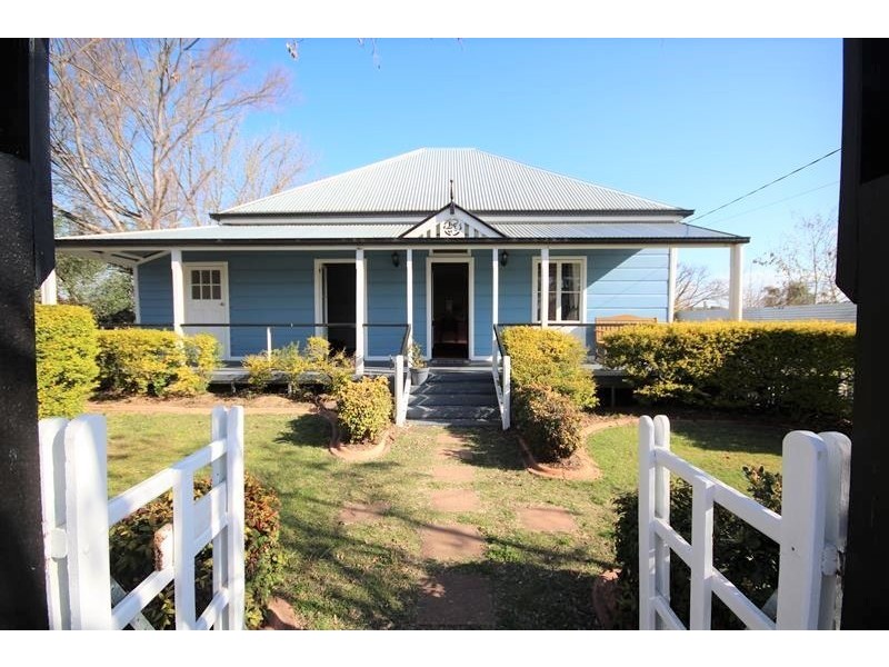 81 Folkestone Street, Stanthorpe QLD 4380