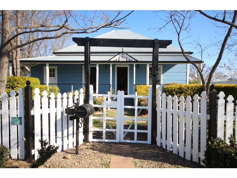 81 Folkestone Street, Stanthorpe QLD 4380