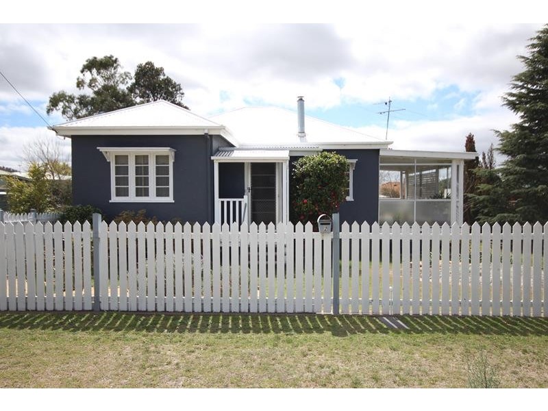 2 Hardy Street, Stanthorpe QLD 4380