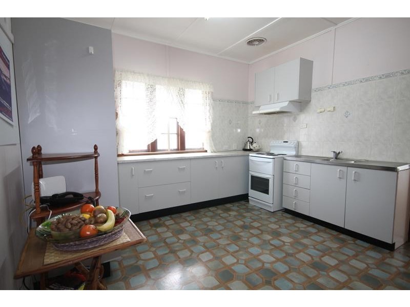 2 Hardy Street, Stanthorpe QLD 4380