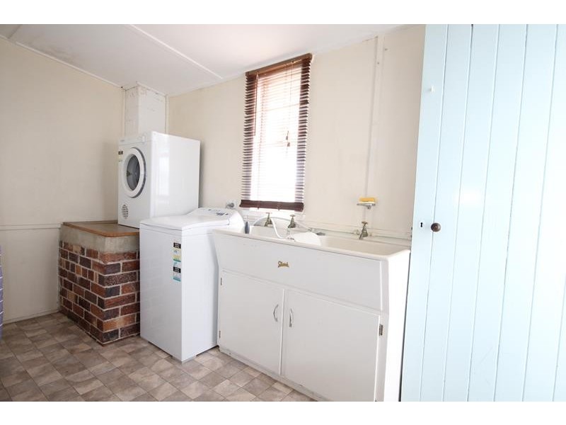 2 Hardy Street, Stanthorpe QLD 4380