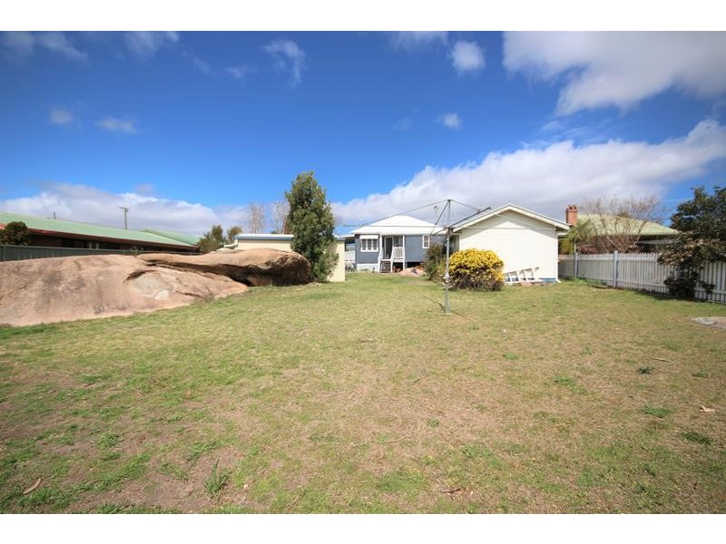 2 Hardy Street, Stanthorpe QLD 4380