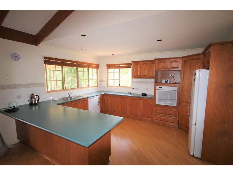 6 Pioneers Parade, Stanthorpe QLD 4380