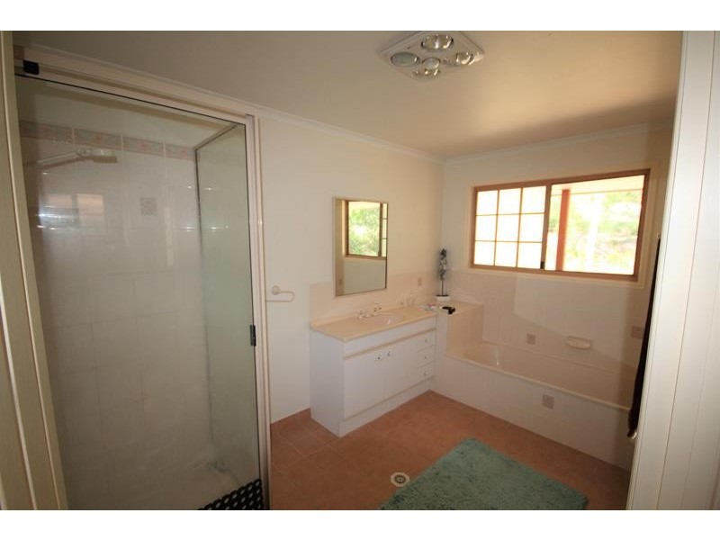 6 Pioneers Parade, Stanthorpe QLD 4380