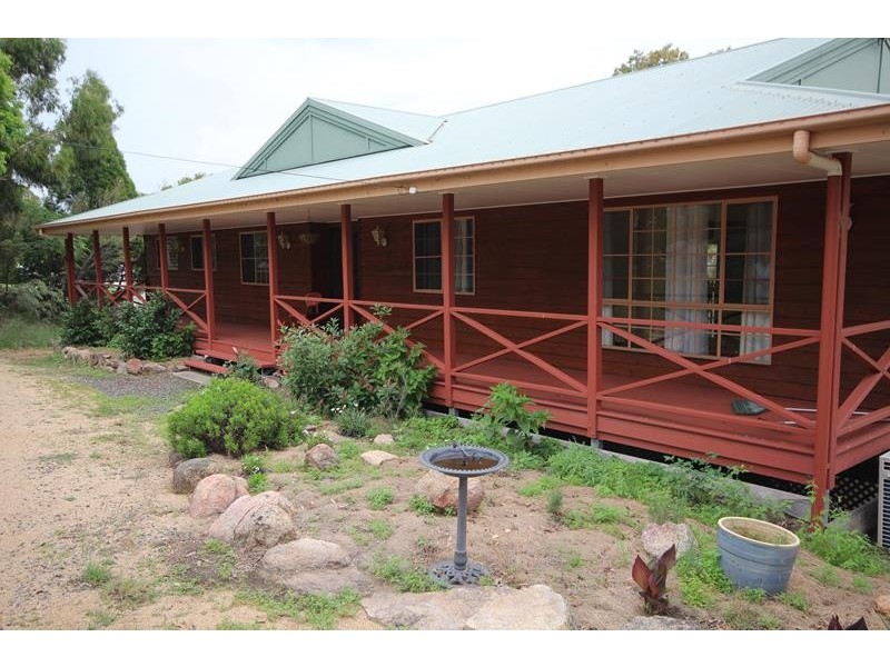 6 Pioneers Parade, Stanthorpe QLD 4380