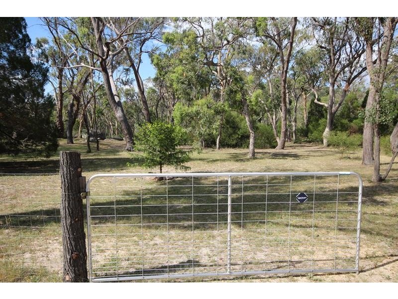 85 Whiskey Gully Road, Stanthorpe QLD 4380