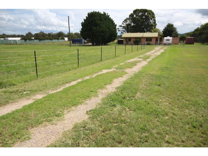 211 Granite Belt Drive, Thulimbah QLD 4376