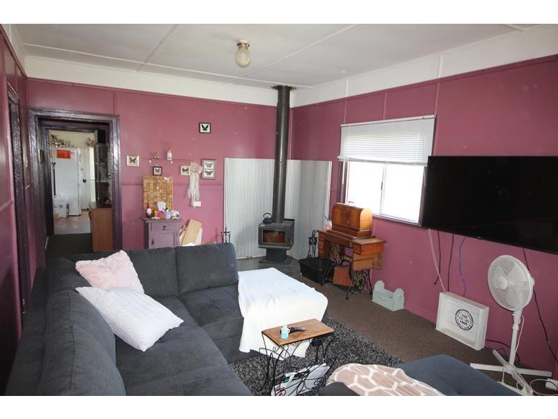 18 Ann Street, Applethorpe QLD 4378