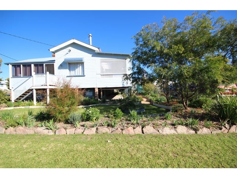 38 Denham Street, Stanthorpe QLD 4380
