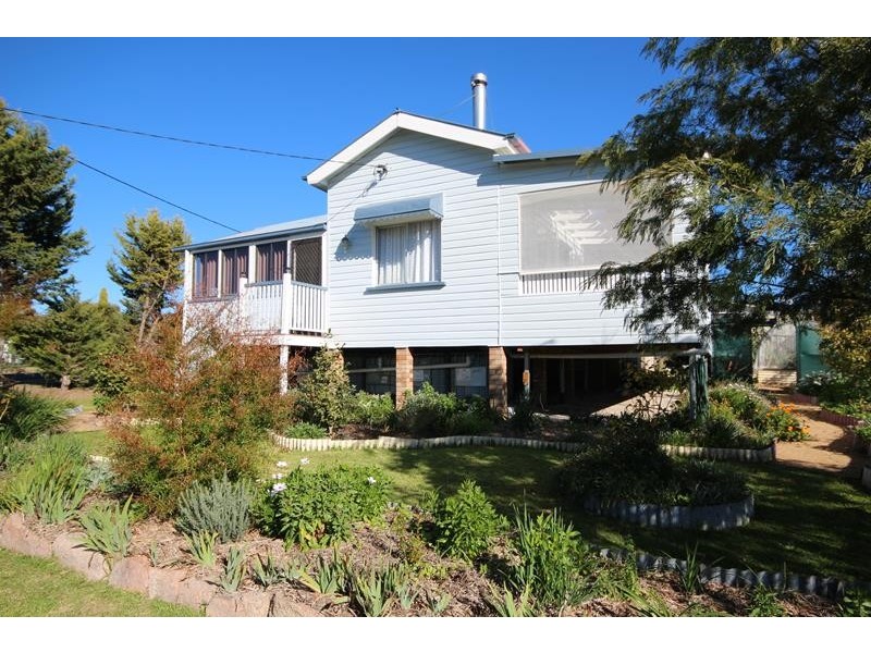 38 Denham Street, Stanthorpe QLD 4380