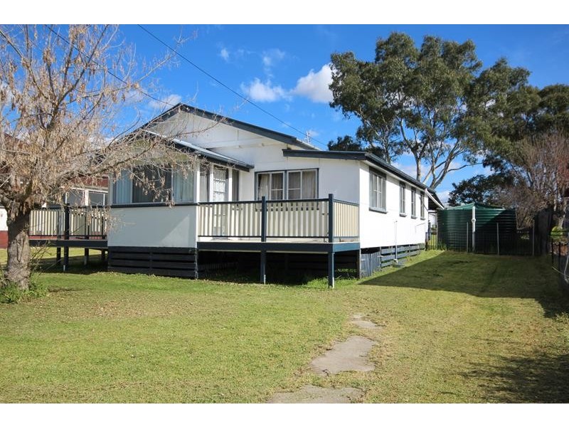 32 Symes Street, Stanthorpe QLD 4380