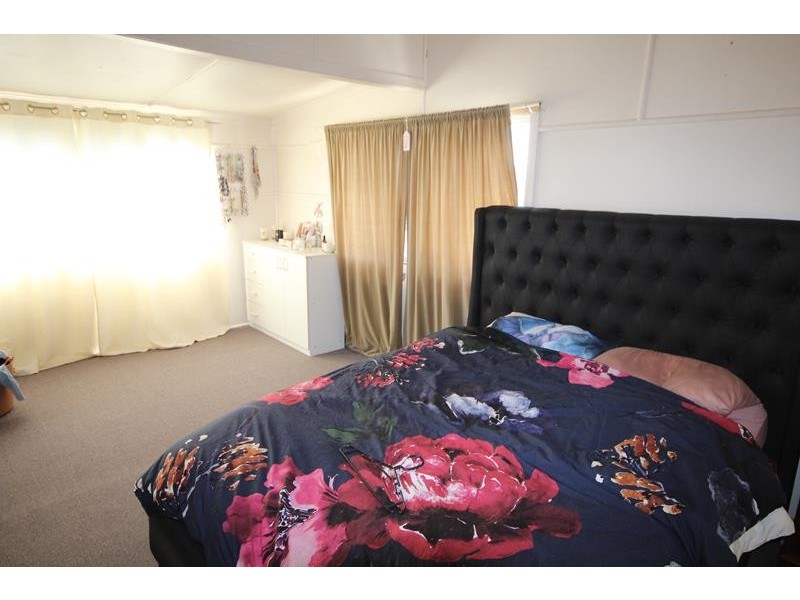 32 Symes Street, Stanthorpe QLD 4380