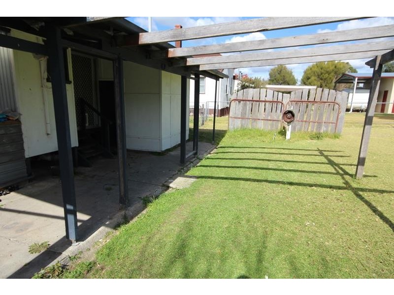 32 Symes Street, Stanthorpe QLD 4380