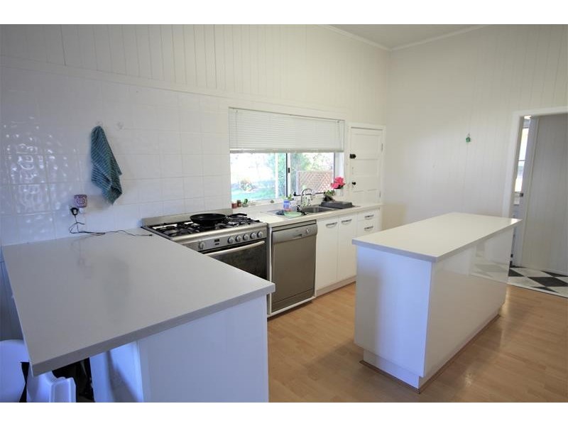 16 White Street, Stanthorpe QLD 4380