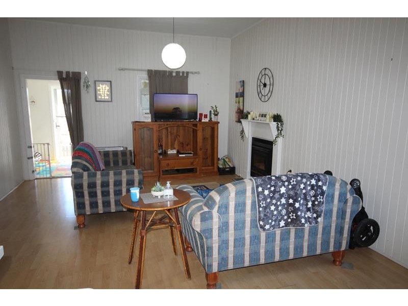 16 White Street, Stanthorpe QLD 4380