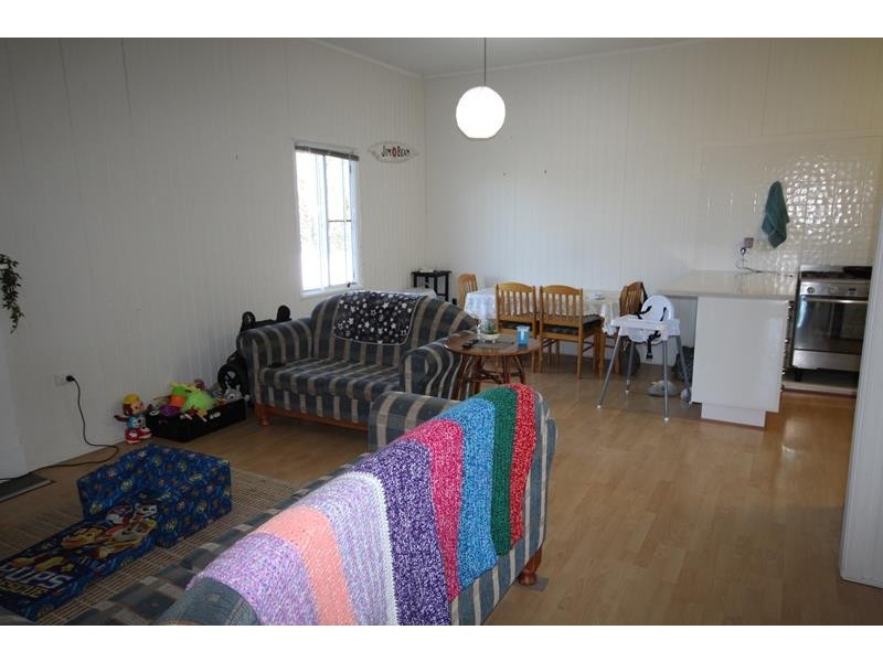 16 White Street, Stanthorpe QLD 4380