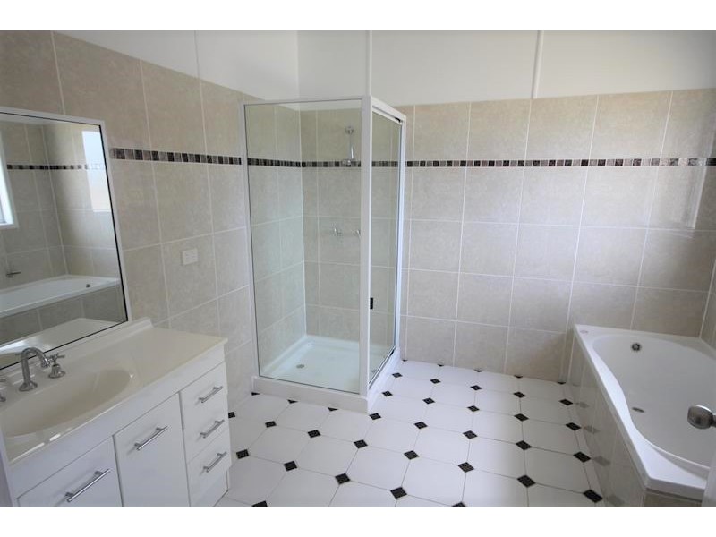 76-82 Connor Street, Stanthorpe QLD 4380