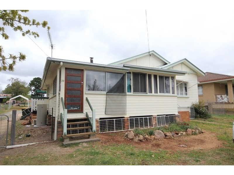 23 College Road, Stanthorpe QLD 4380
