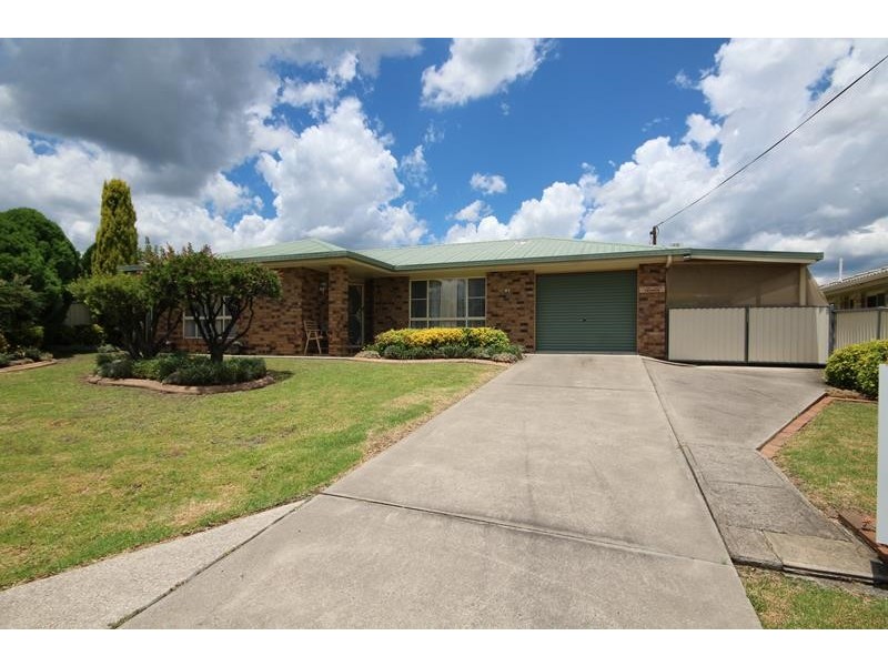 1a Leslie Parade, Stanthorpe QLD 4380