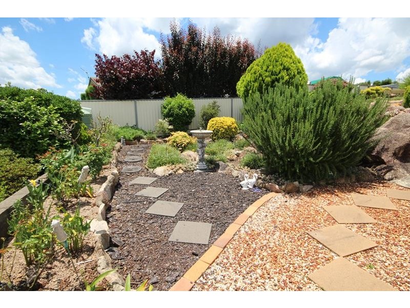 1a Leslie Parade, Stanthorpe QLD 4380