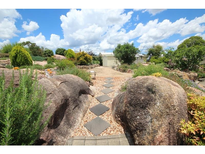 1a Leslie Parade, Stanthorpe QLD 4380