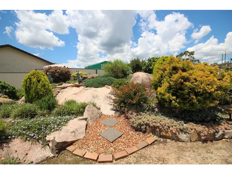 1a Leslie Parade, Stanthorpe QLD 4380