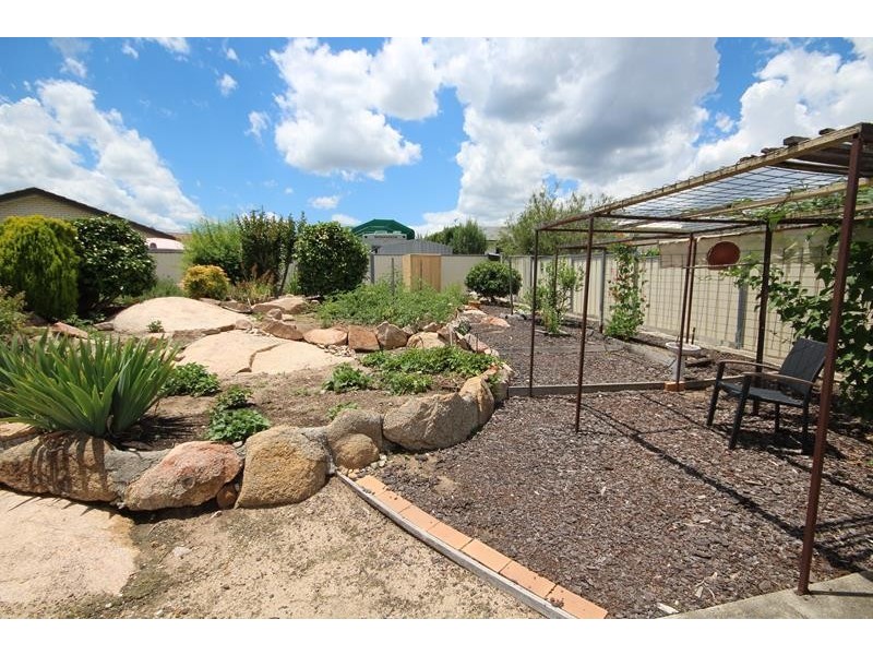 1a Leslie Parade, Stanthorpe QLD 4380