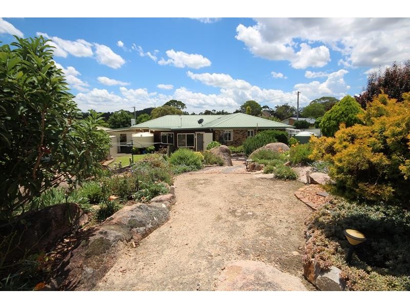 1a Leslie Parade, Stanthorpe QLD 4380