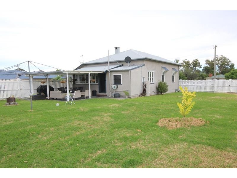11 Catherine Street, Stanthorpe QLD 4380
