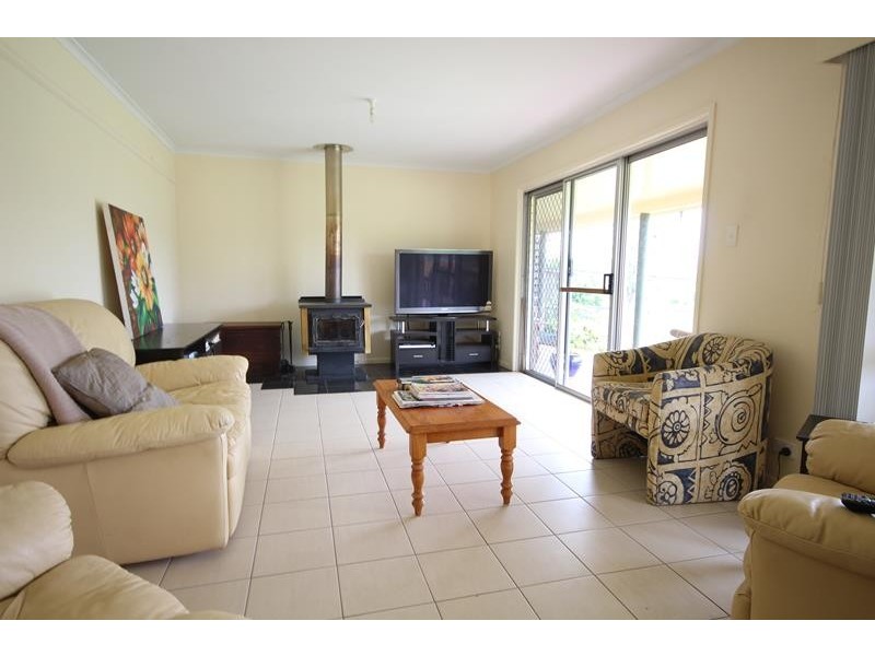 695 Bents Road, Ballandean QLD 4382