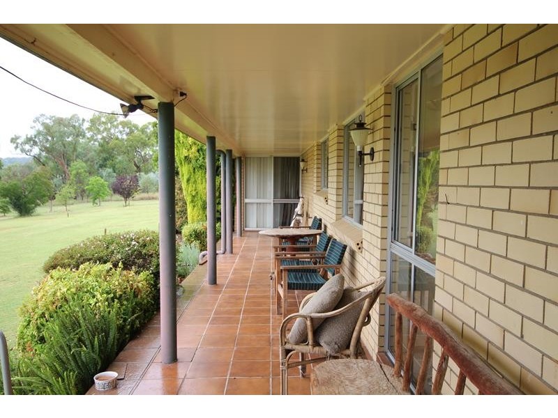 695 Bents Road, Ballandean QLD 4382