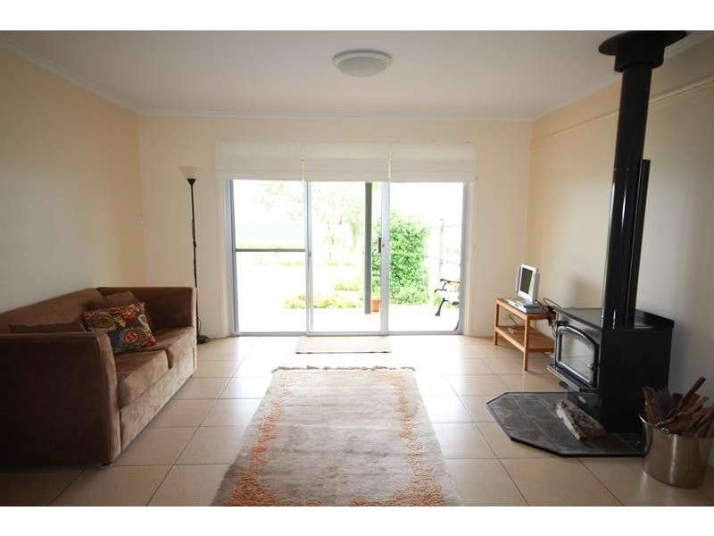 695 Bents Road, Ballandean QLD 4382